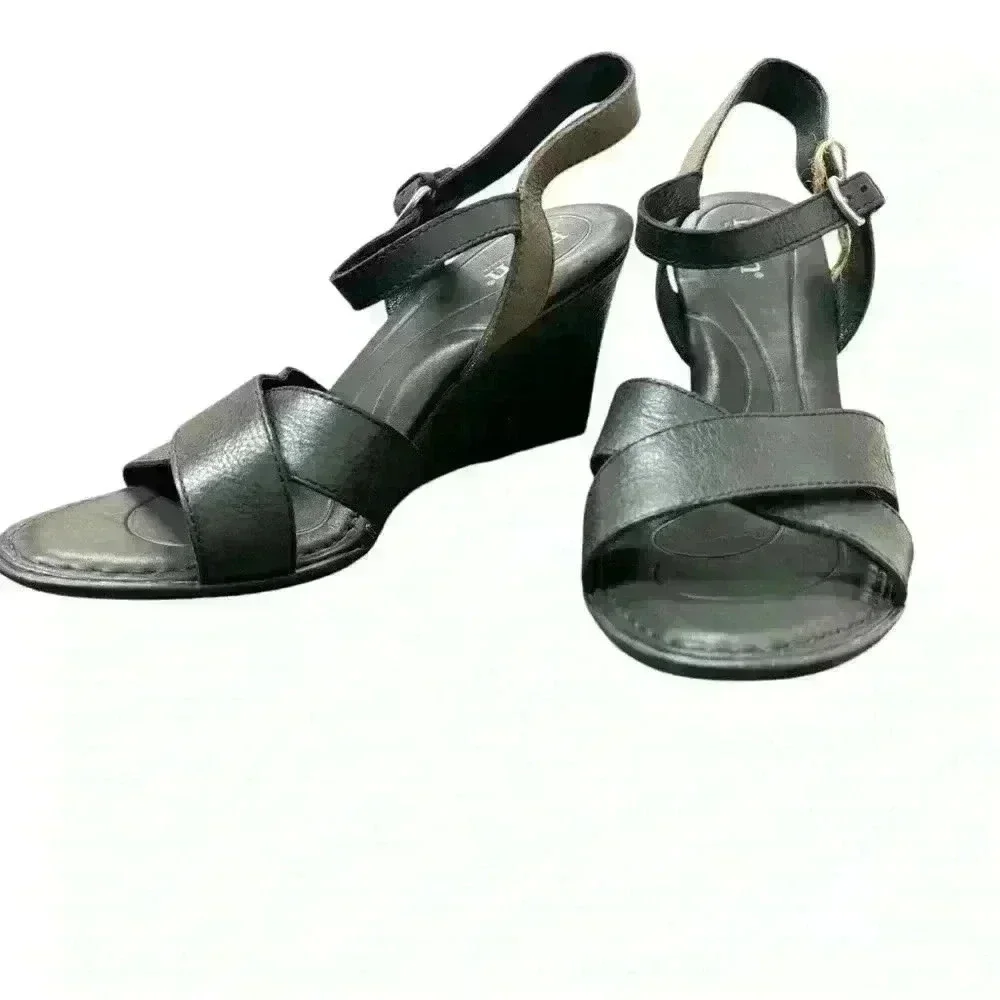 Born Hamada Wedge Sandal Leather Women Size 10 NEW